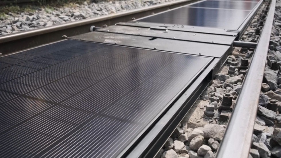 Sun-Ways, tecnologia solare tra i binari del treno: proseguono i test Futuro Prossimo