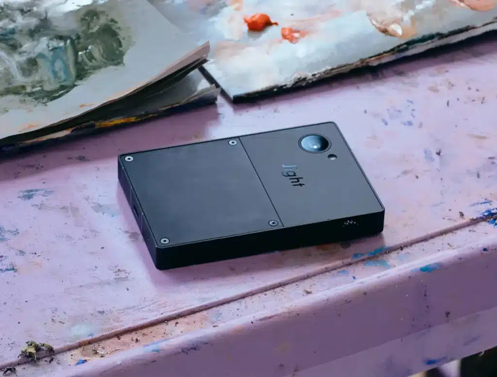 Light phone III, l’anti smartphone: meno tecnologia, più vita vera Futuro Prossimo