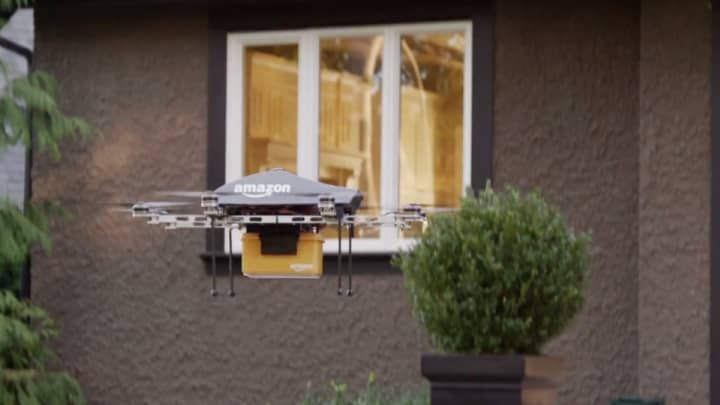 Primi in cielo: quando Amazon brevettò il magazzino volante Futuro Prossimo
