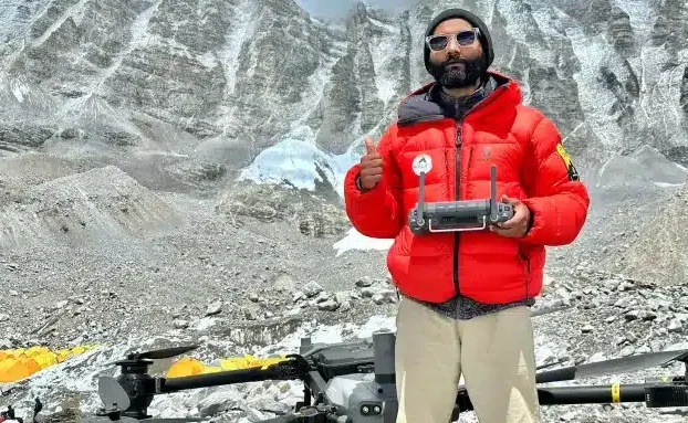 Scalare l’Everest è troppo pericoloso? I droni cambiano le regole Futuro Prossimo