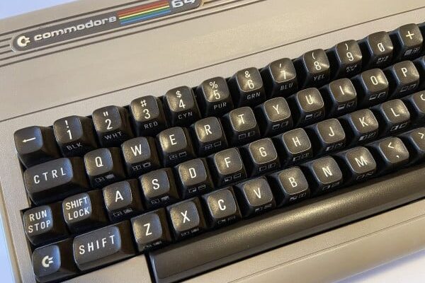 Commodore risorge ancora, e questa volta è in mano ai fan Futuro Prossimo