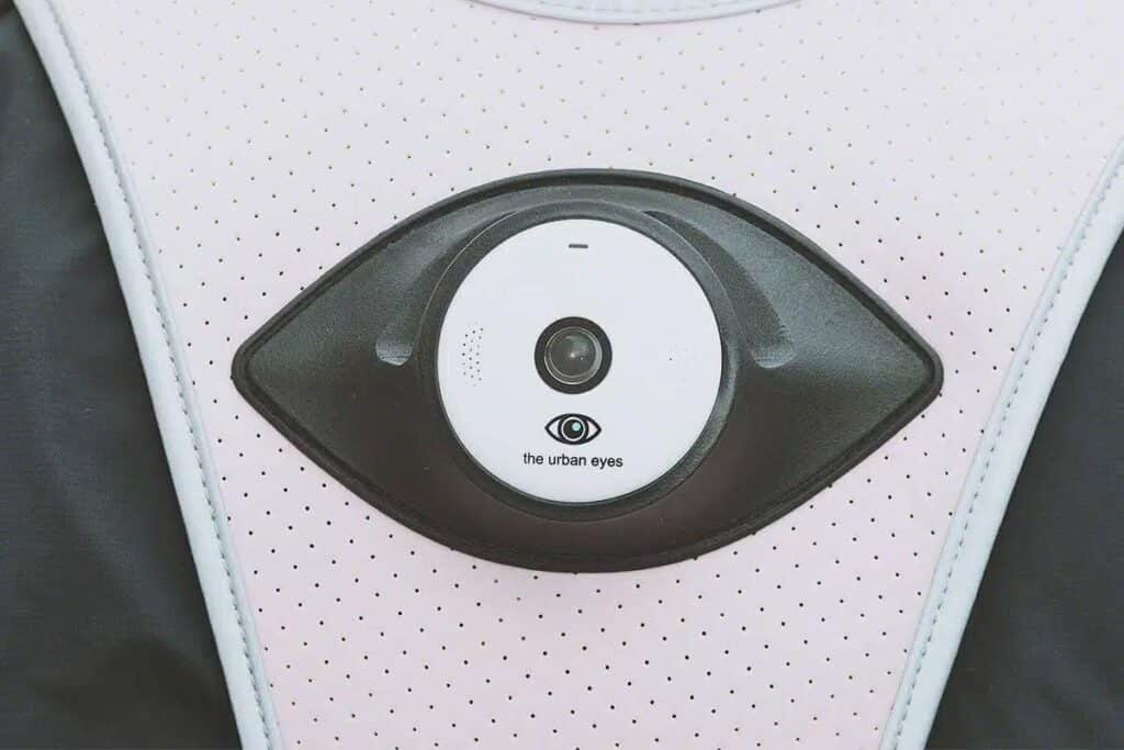 Urban Eyes, la giacca anti aggressione che ti guarda le spalle Futuro Prossimo