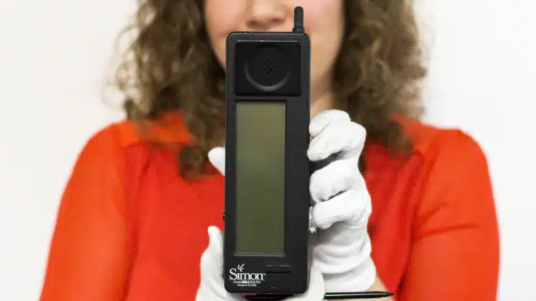 Mezzo chilo di futuro: storia del vero primo smartphone Futuro Prossimo