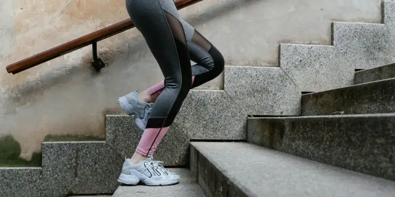 PFAS nei vestiti sportivi “wellness”: parte la prima inchiesta Futuro Prossimo