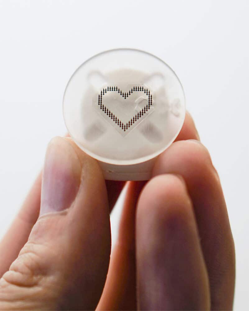 Tatuaggi permanenti con un cerotto: arrivano i microaghi CipherX Futuro Prossimo