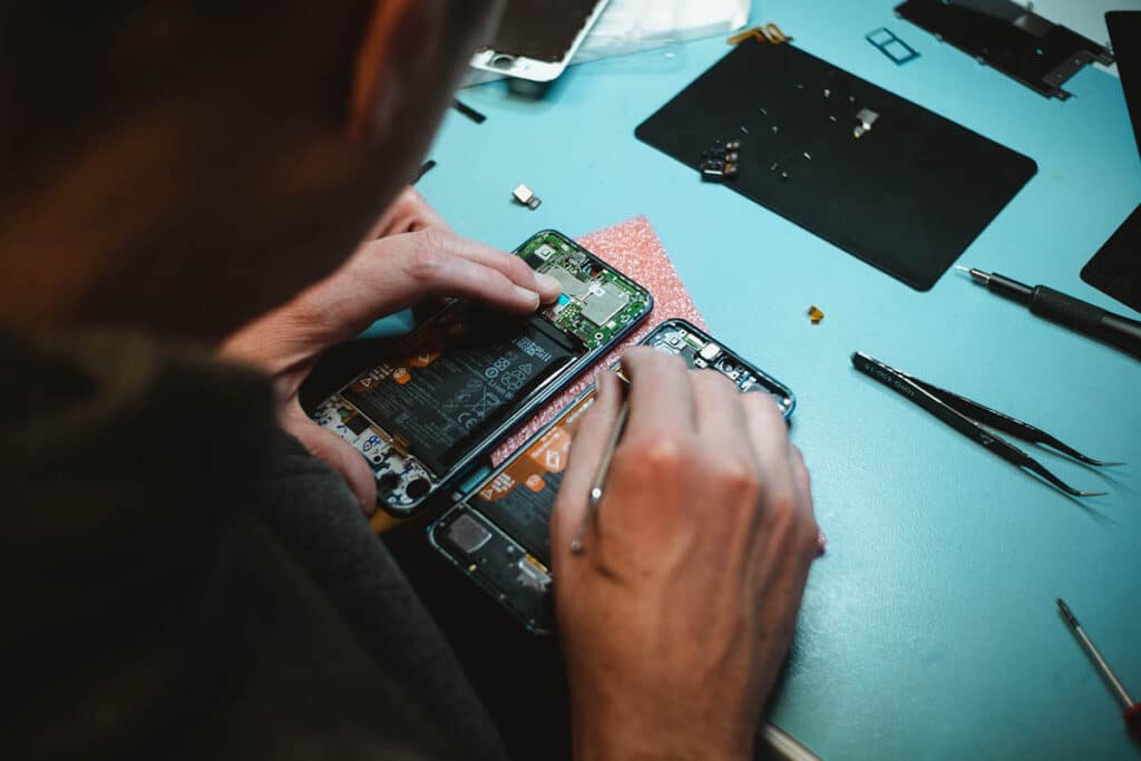 UE, la legge sulle batterie sostituibili ha già delle eccezioni Futuro Prossimo