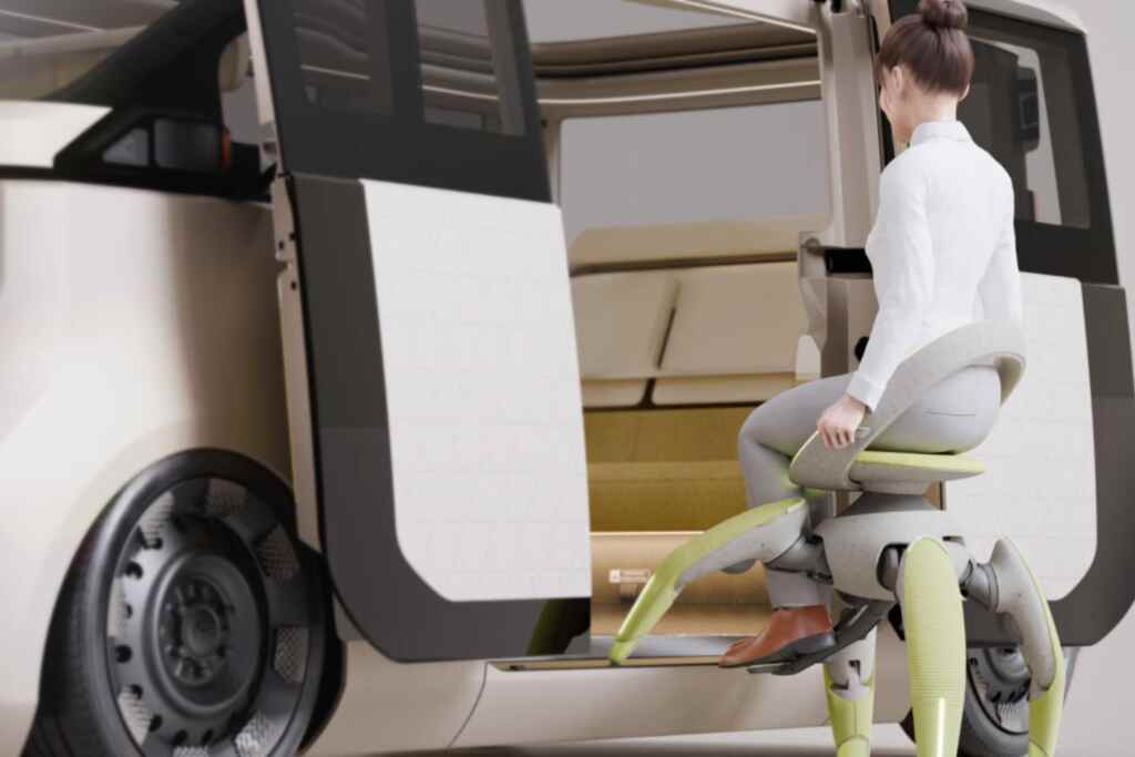 Toyota supera la sedia a rotelle con quattro gambe robotiche Futuro Prossimo