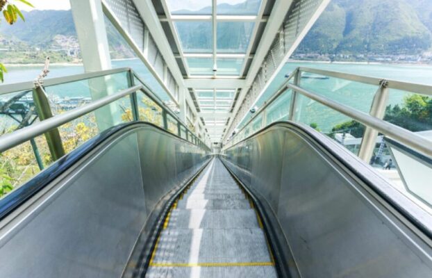 La Cina ha costruito una scala mobile di 905 metri sul Yangtze Futuro Prossimo